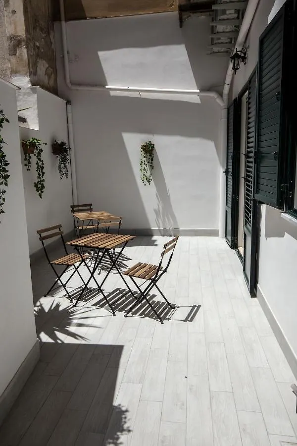 Garden House: Apartments And Rooms For Holidays 巴勒莫