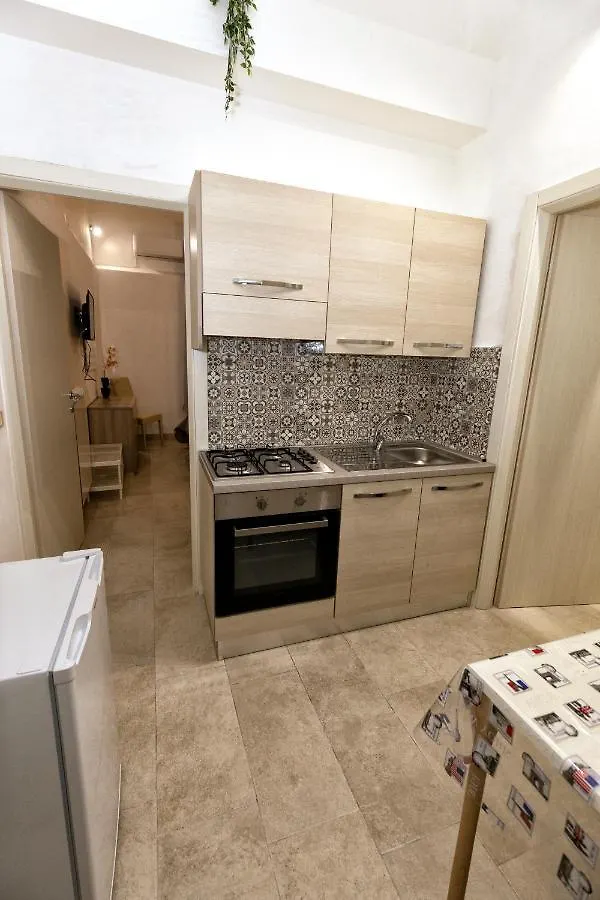 Garden House: Apartments And Rooms For Holidays Palermo Bed & Breakfast
