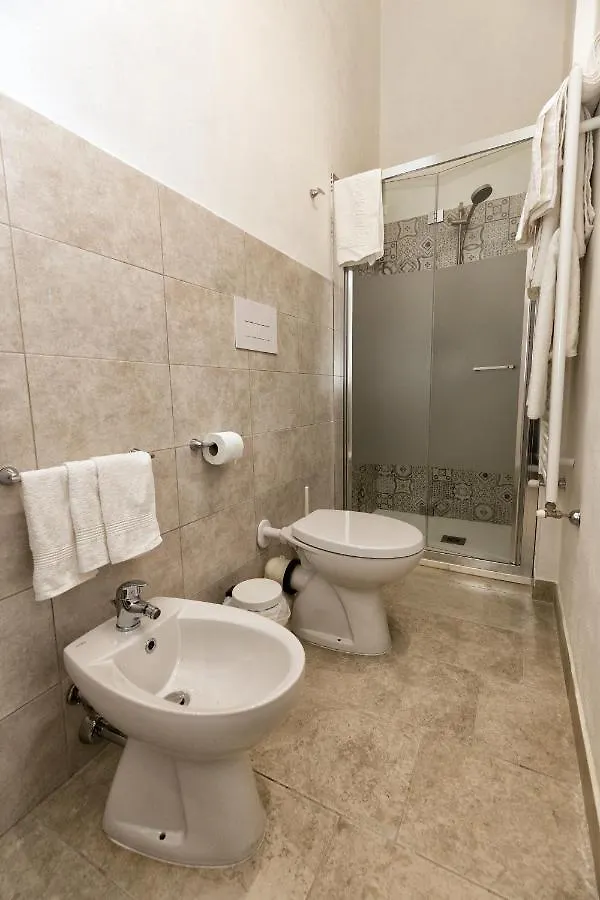 Garden House: Apartments And Rooms For Holidays Palermo 2*,