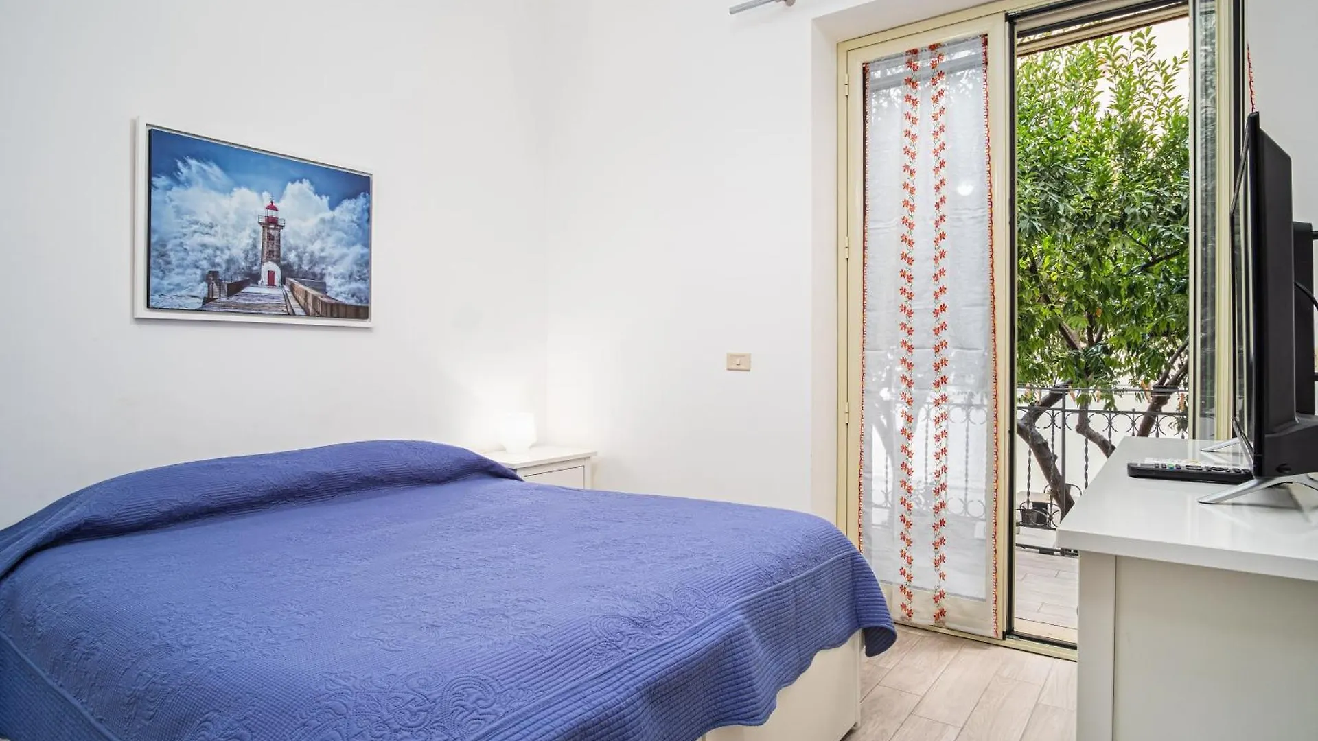 Bed & Breakfast Garden House: Apartments And Rooms For Holidays Palermo