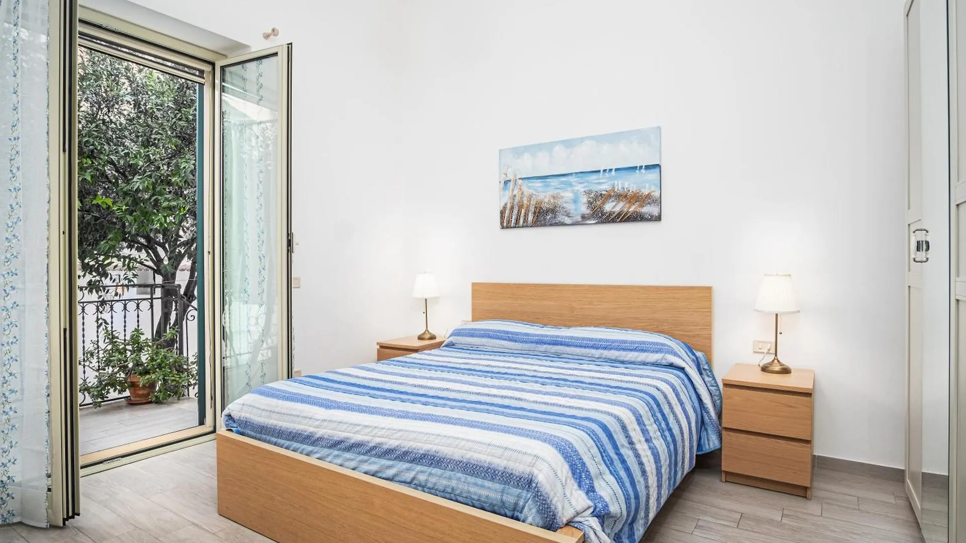 Garden House: Apartments And Rooms For Holidays Palermo Italy