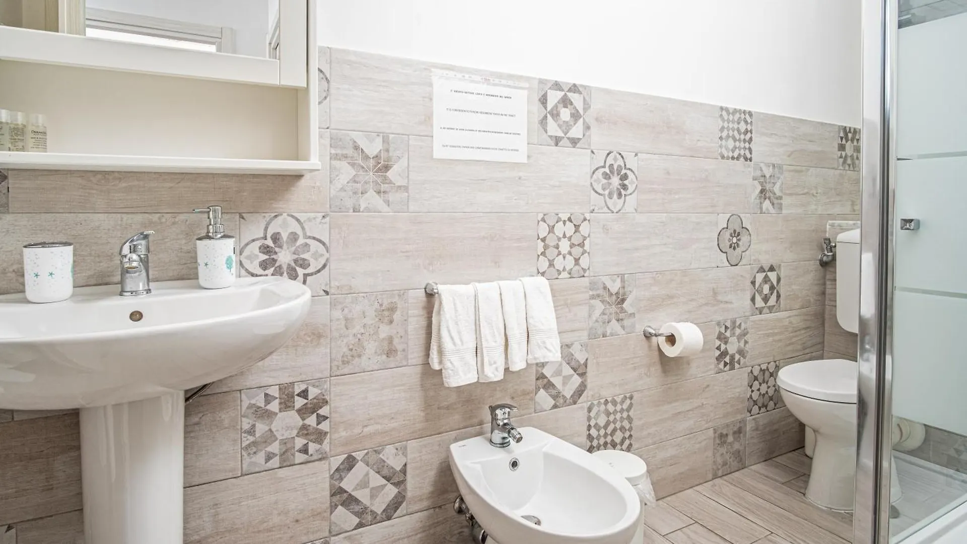 Garden House: Apartments And Rooms For Holidays Palermo 2*,  Italy