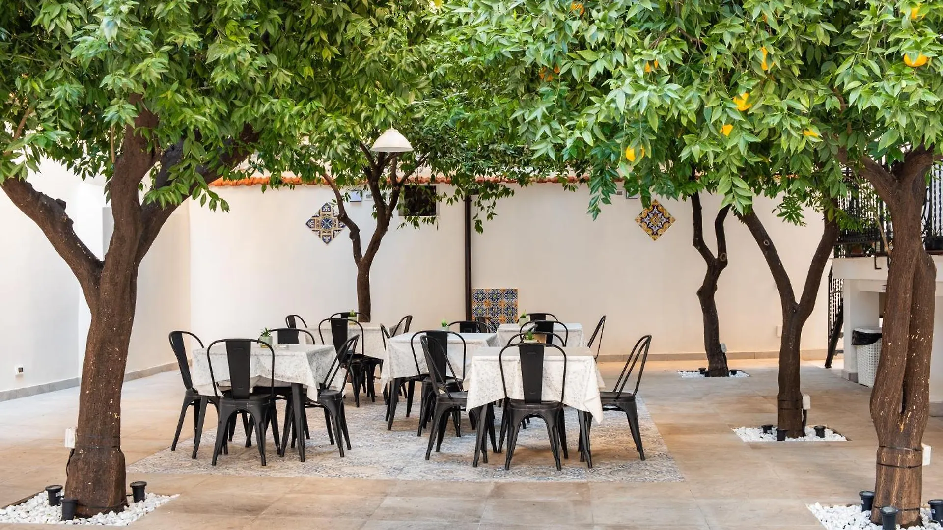Garden House: Apartments And Rooms For Holidays Palermo 2*,