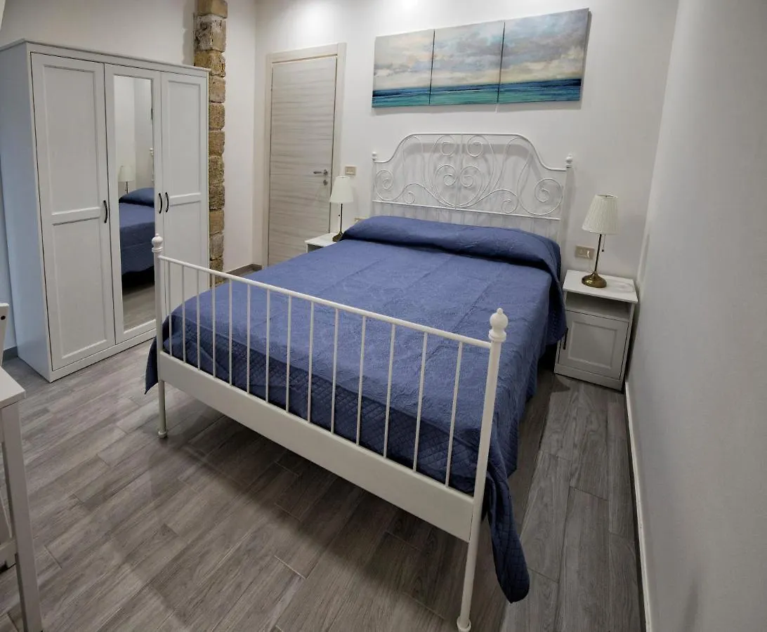 Bed and breakfast Garden House: Apartments And Rooms For Holidays Palermo