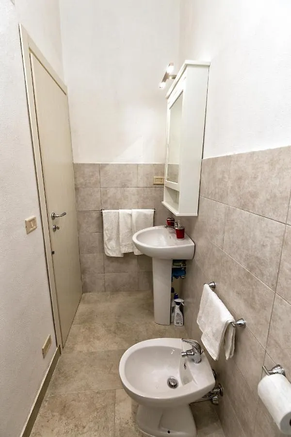 Garden House: Apartments And Rooms For Holidays Palermo 2*,