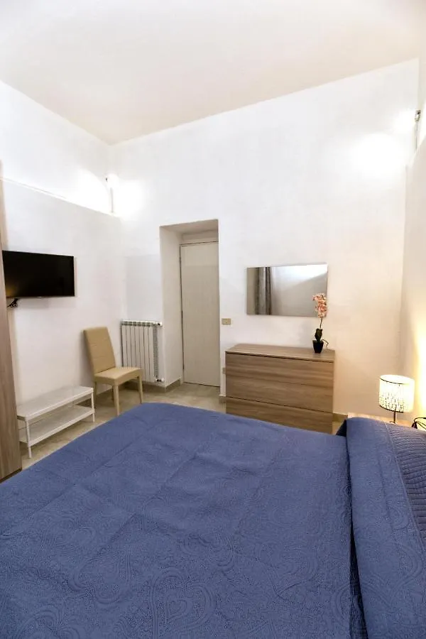 Frühstückspension Garden House: Apartments And Rooms For Holidays Palermo